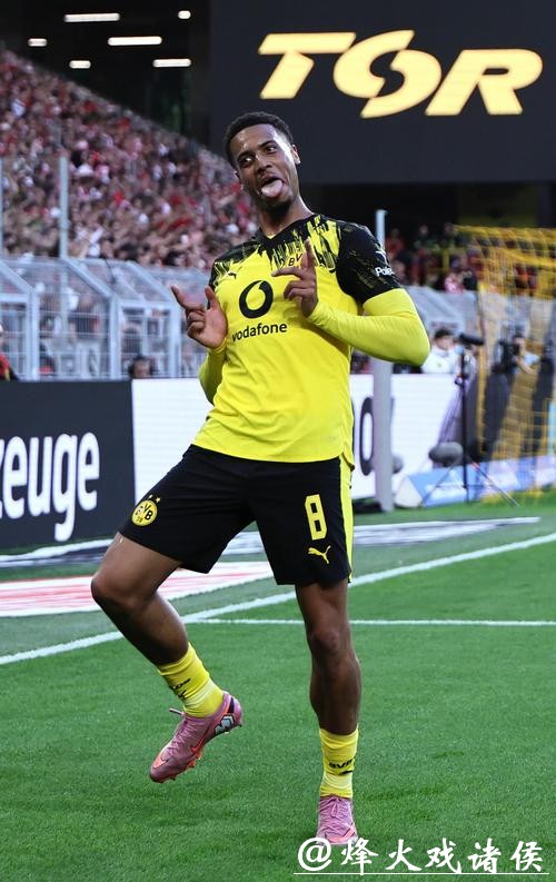 德甲-维特塞尔破门中卫终场前乌龙 多特2-2弗莱堡 德甲-维特塞尔破门中卫终场前乌龙 多特2-2弗莱堡