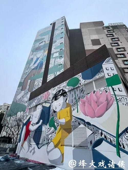 意大利知名街头艺术家,在杨浦大学路创作全新墙绘作品《生命之书》 意大利知名街头艺术家,在杨浦大学路创作全新墙绘作品《生命之书》